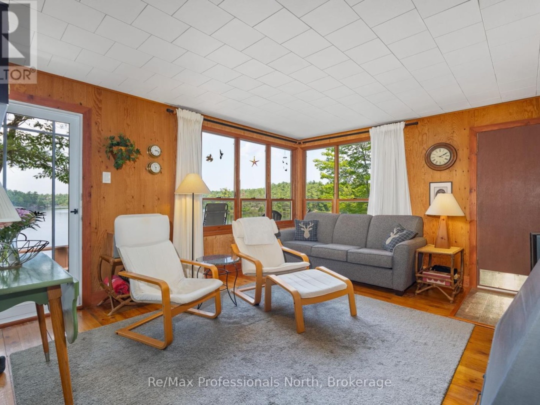 1020 Road 2000, Muldrew-south Lake