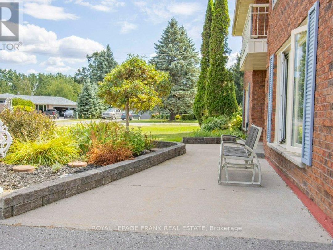 357 THE CAPTAINS CORNERS, 