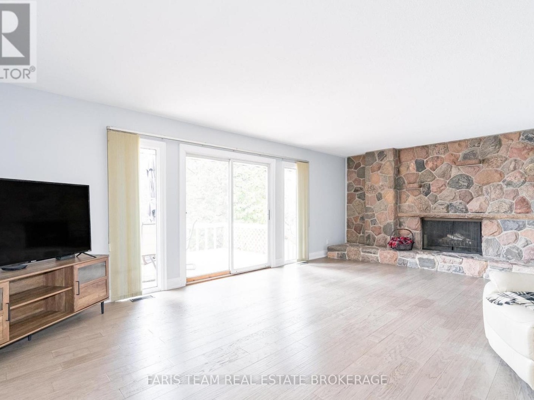 7817 OAKRIDGE DRIVE, 