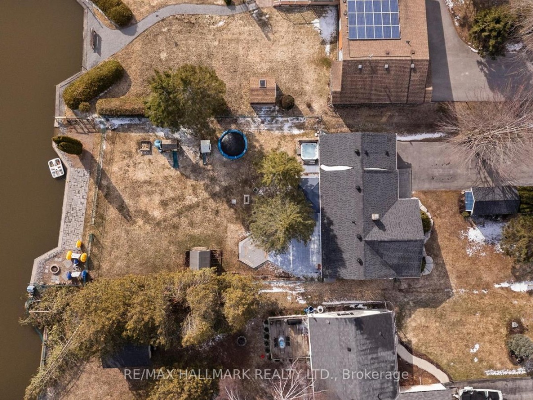 13 Pinetree Court, Simcoe Lake