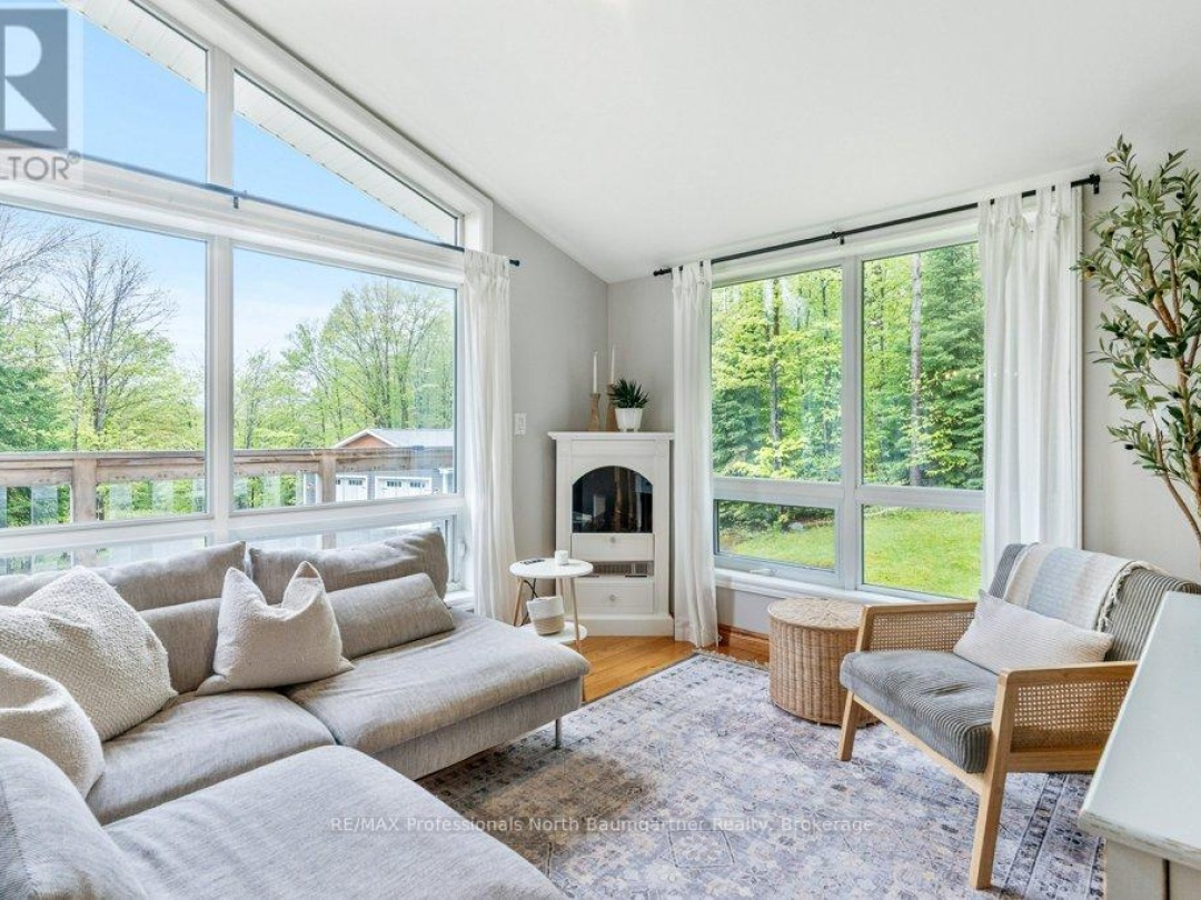 1521 Bobcaygeon Road, Minden Hills