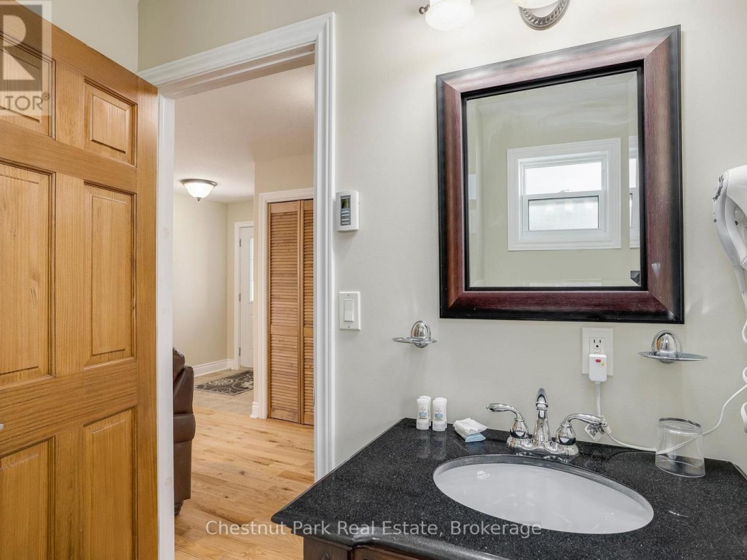 116-10 - 1052 RAT BAY ROAD, Lake of Bays