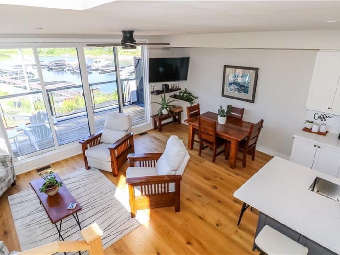 100 MARINA VILLAGE Drive, 
