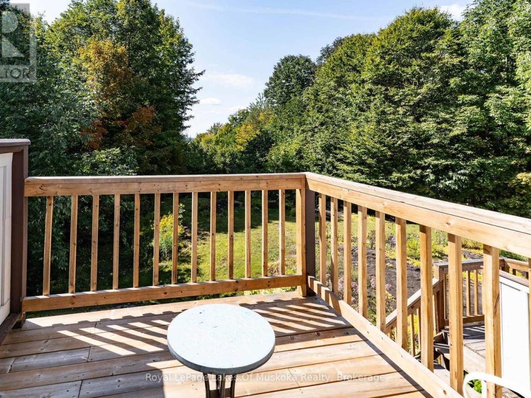 1080 WALKERS GLENN CRESCENT, 