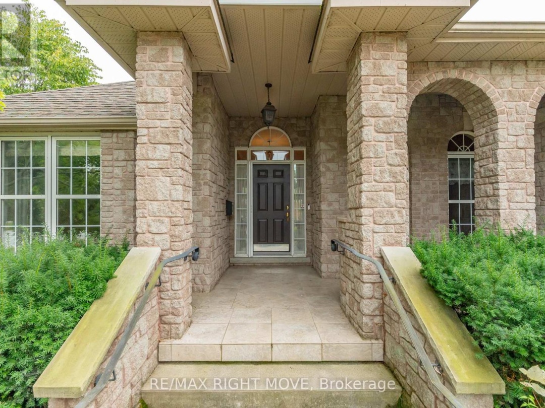 3 THICKETWOOD PLACE E, 