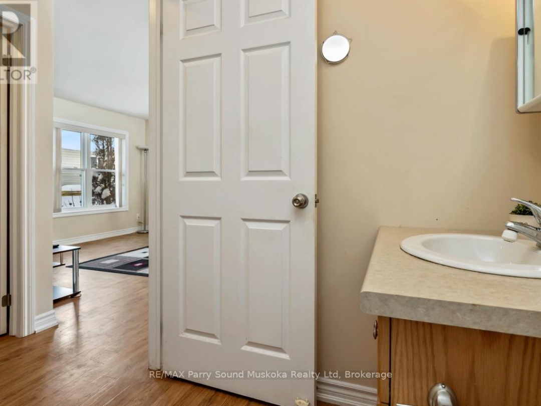 17 - 25 SEGUIN PLACE, 