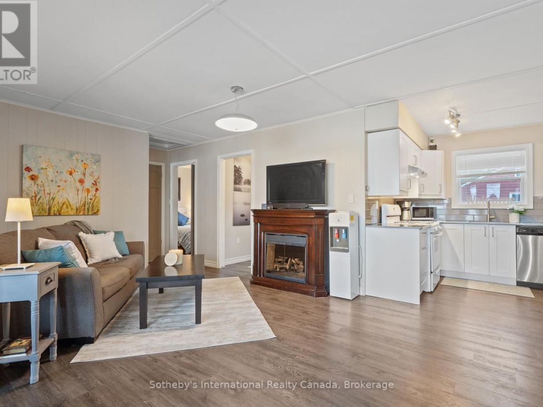 1658 Peninsula Point Road, Sparrow Lake