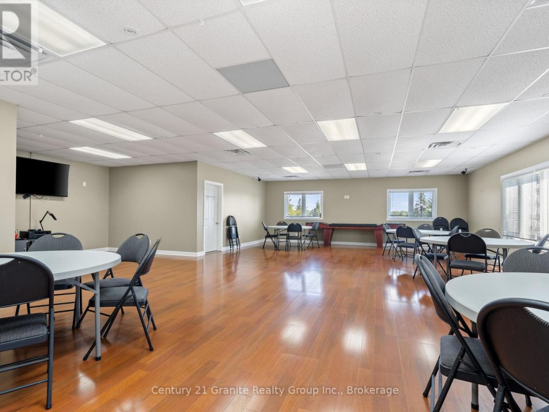 58 CREEKSIDE CIRCLE, 