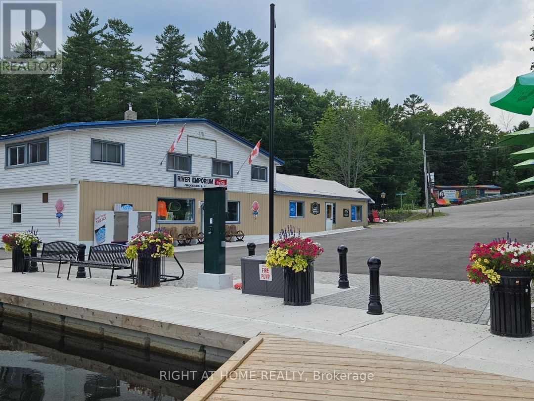 1725 Earl Haid Avenue, Severn Lake