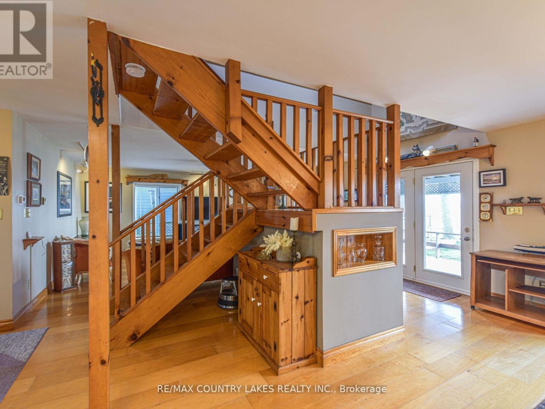 2102 Lakeshore Drive, Lake Simcoe