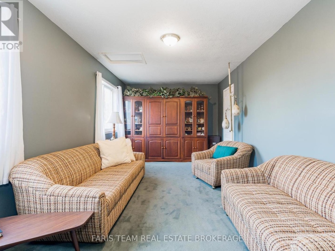 9 JULIA CRESCENT, 
