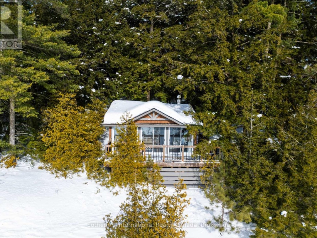 1075 Elmhurst Lane, Kennisis Lake
