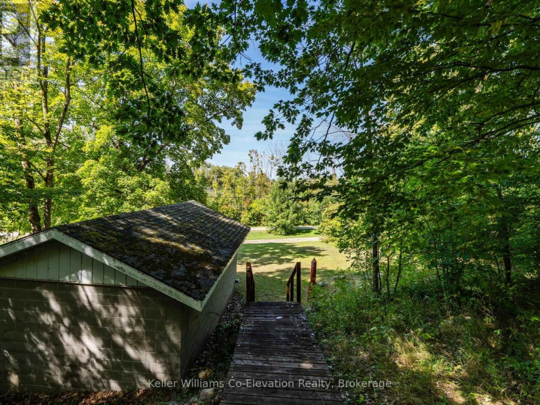 3 CROSSINGVIEW LANE, 