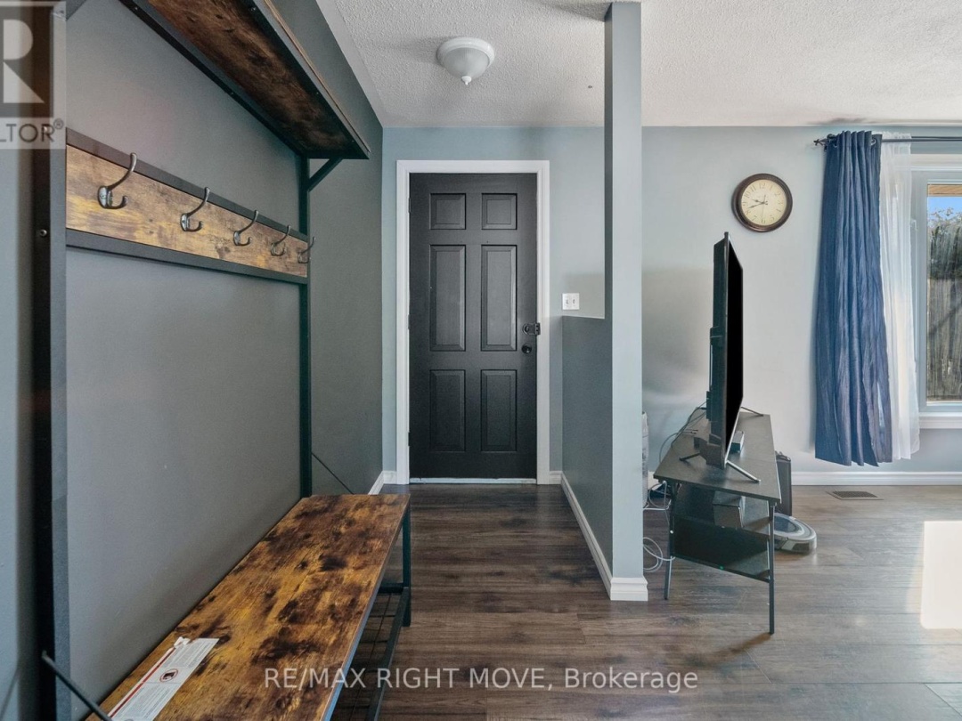3 WESTMOUNT DRIVE N, 