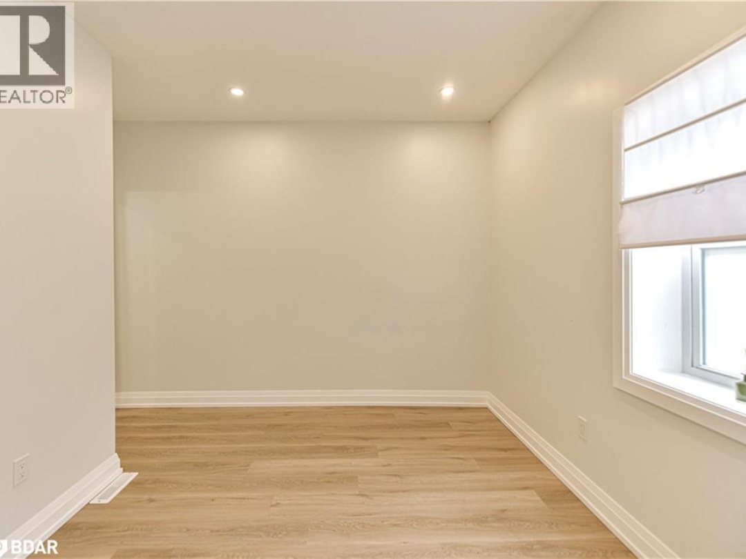 274 MISSISSAGA Street W, 