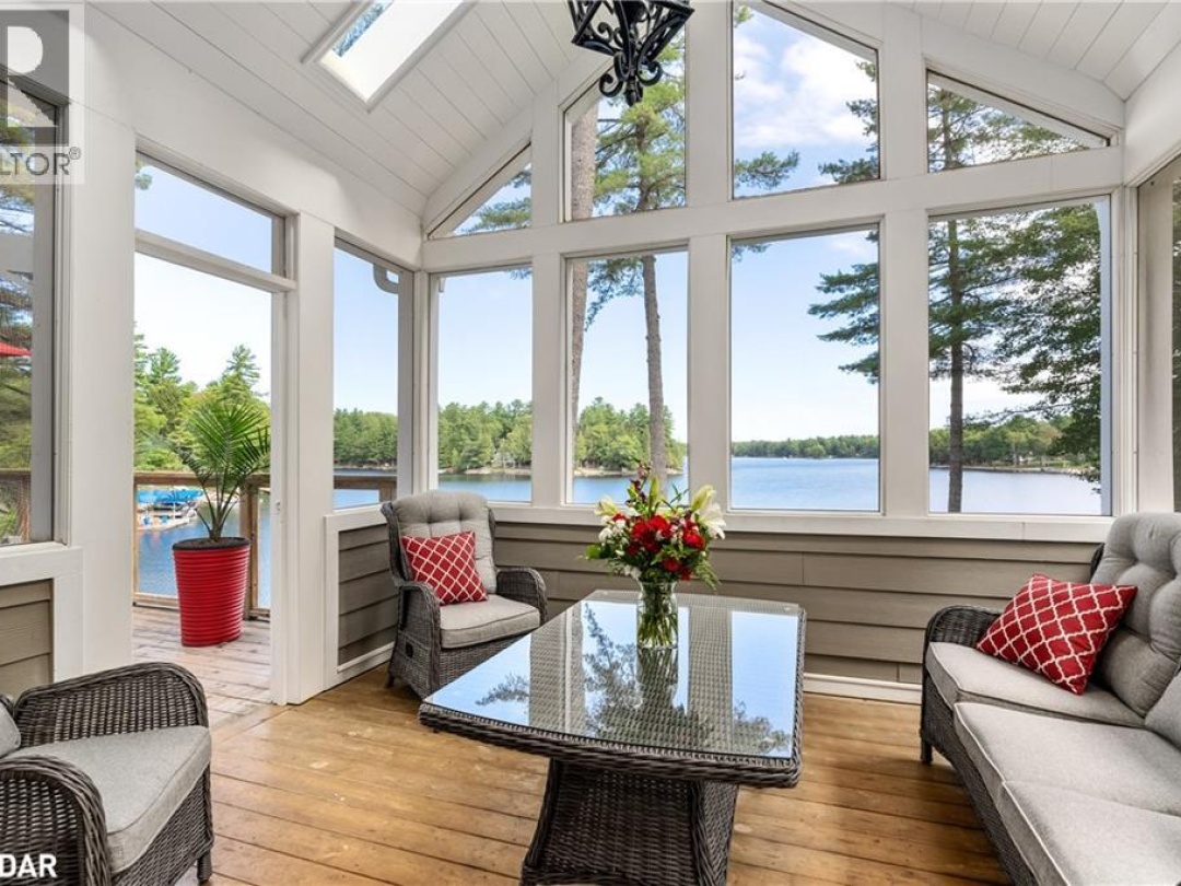 1043 FORTUNES Trail, 
