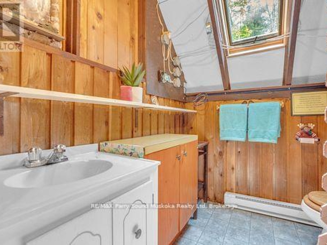 124 HEALEY LAKE WATER, Healey Lake