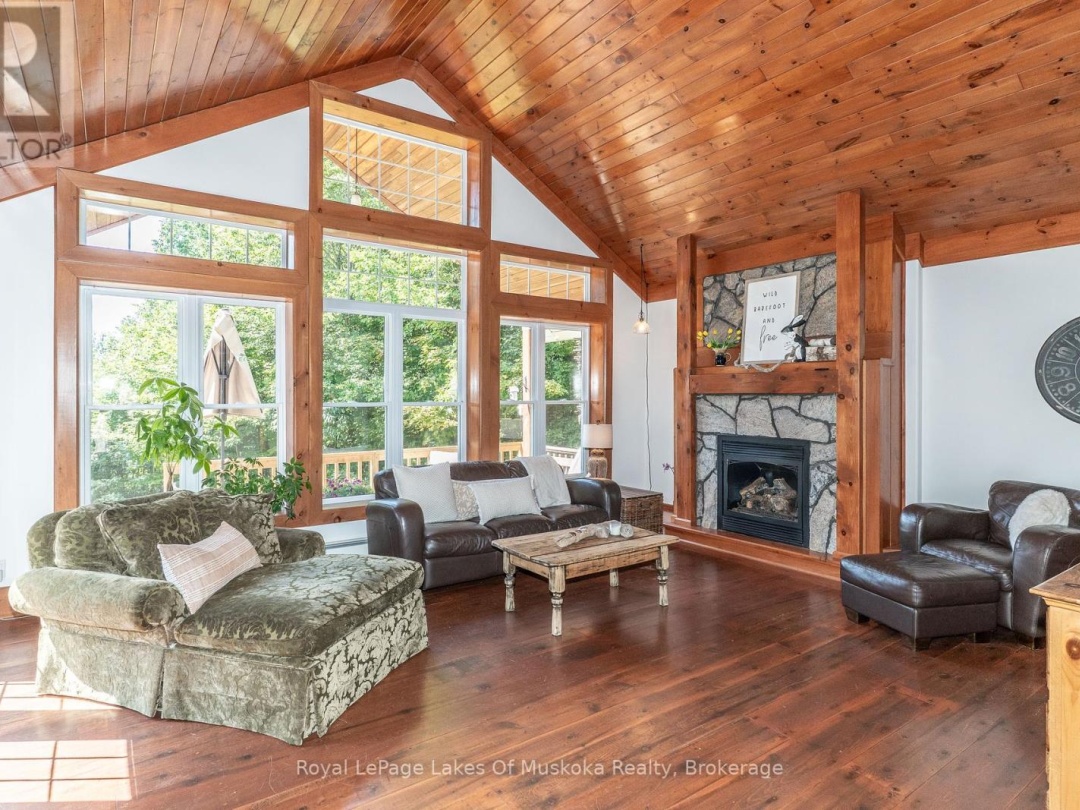 1080 WALKERS GLENN CRESCENT, 