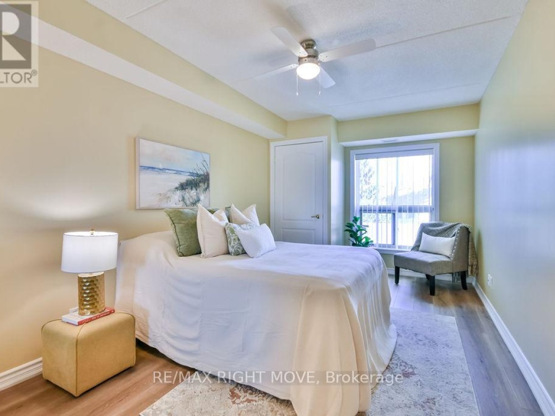 313 - 486 LACLIE STREET, 