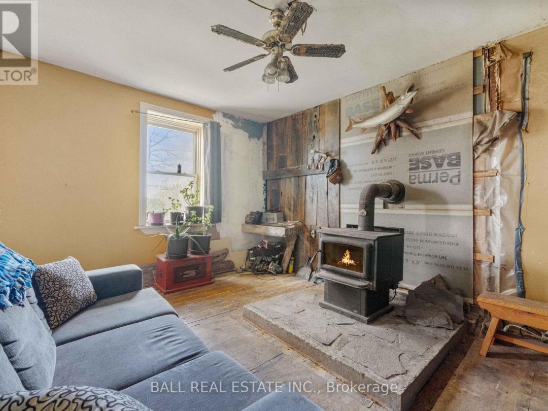 589 COUNTY ROAD 8, 