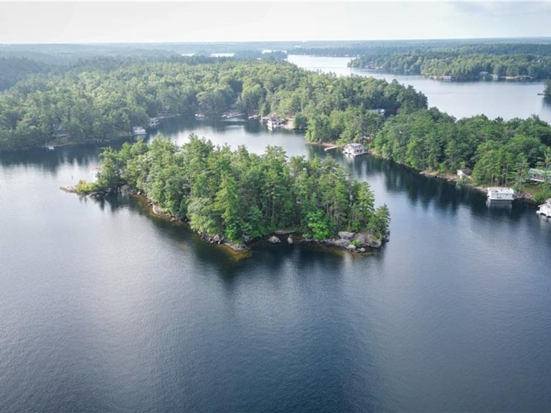 1 ISLAND 3LM Island, 