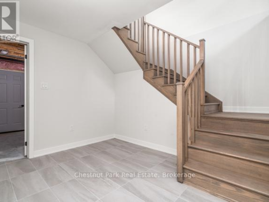 49 - 1053 GREENSVIEW DRIVE, 