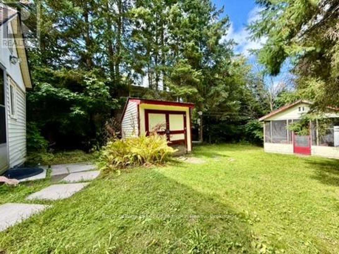 4 DUNCAN STREET E, 