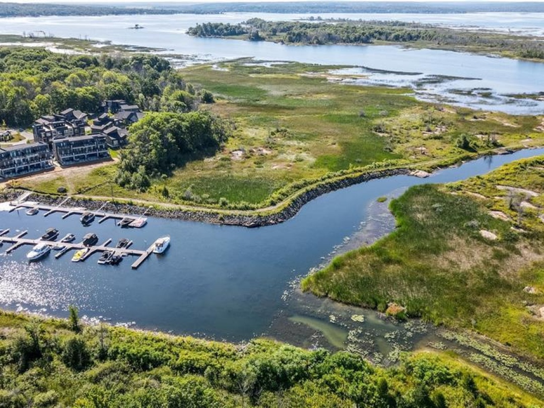 100 MARINA VILLAGE Drive, 