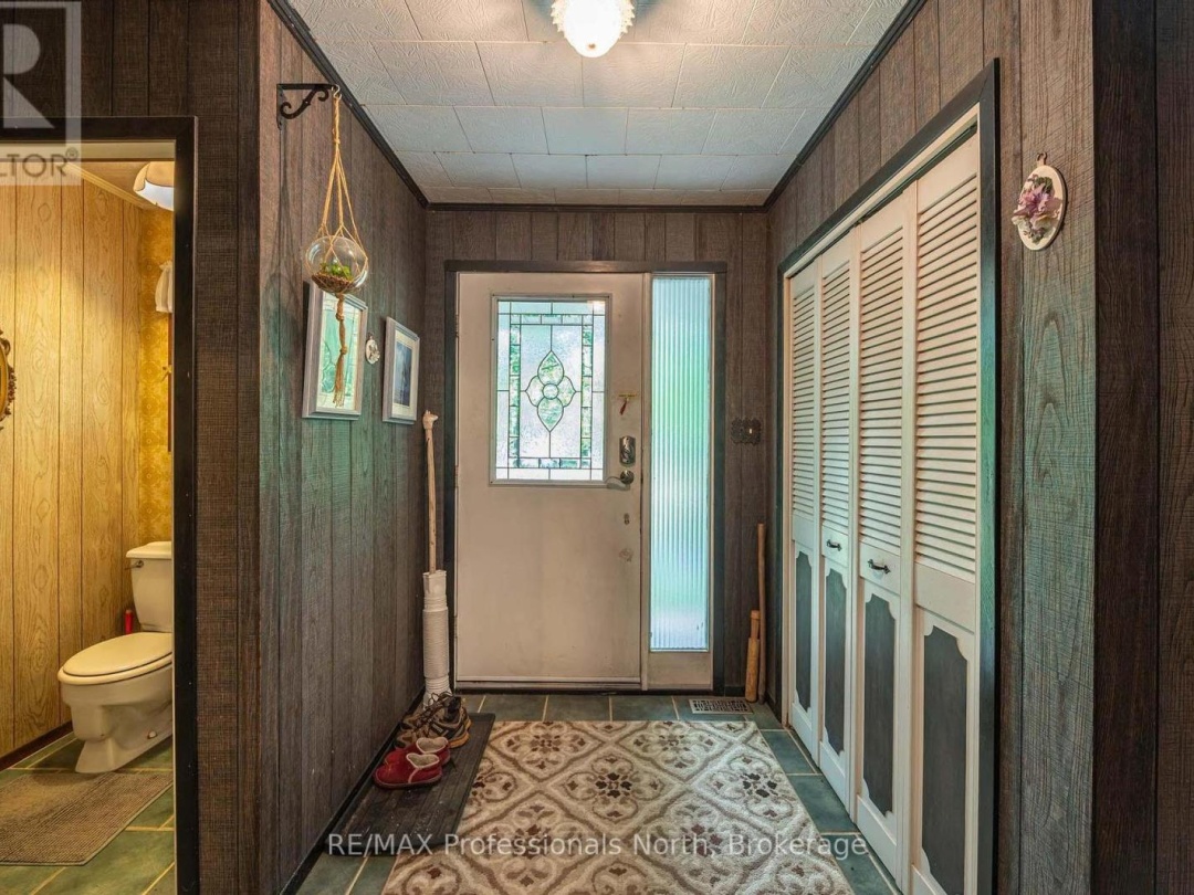 2499 KENNISIS LAKE ROAD, 