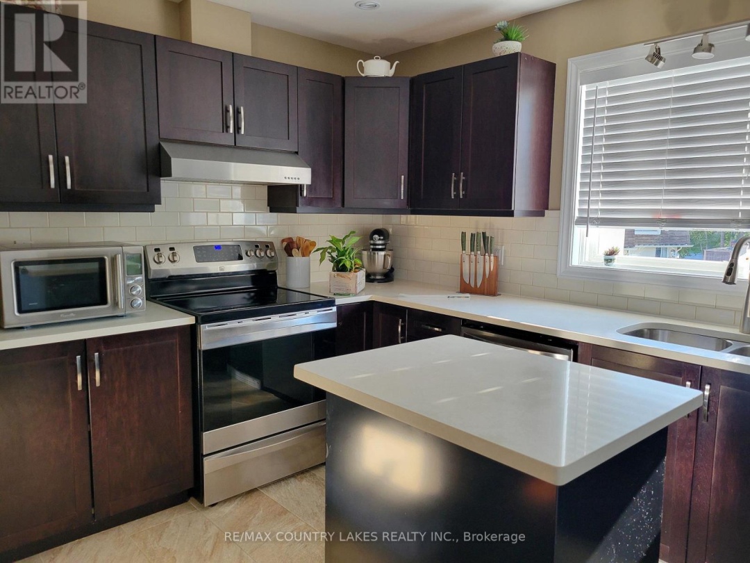11 - 4 PARADISE BOULEVARD, 