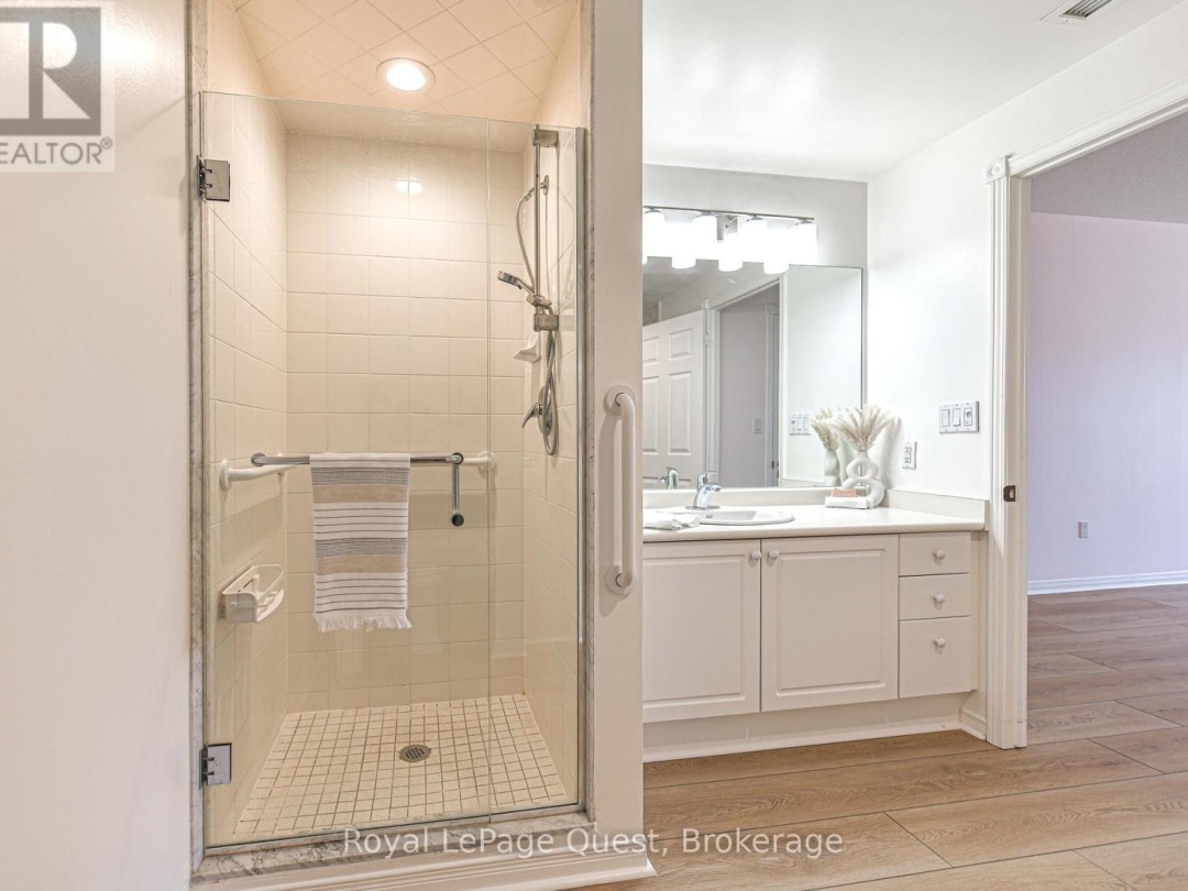 208 - 20 MUSEUM DRIVE, 