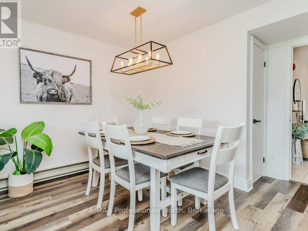 105 - 33 DEERHURST GREENS, Peninsula Lake