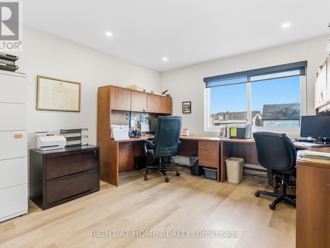 32 MATCHEDASH STREET N, 