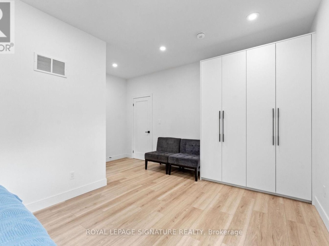44 SUNNYSHORE PARK DRIVE, 