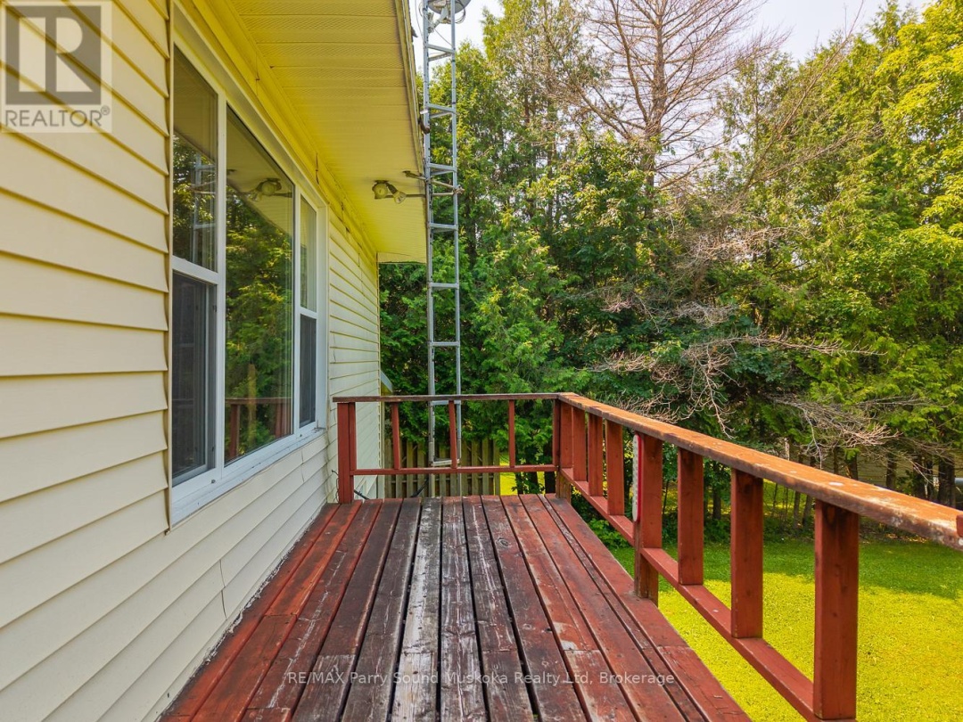 86 LAKESIDE CRESCENT, 