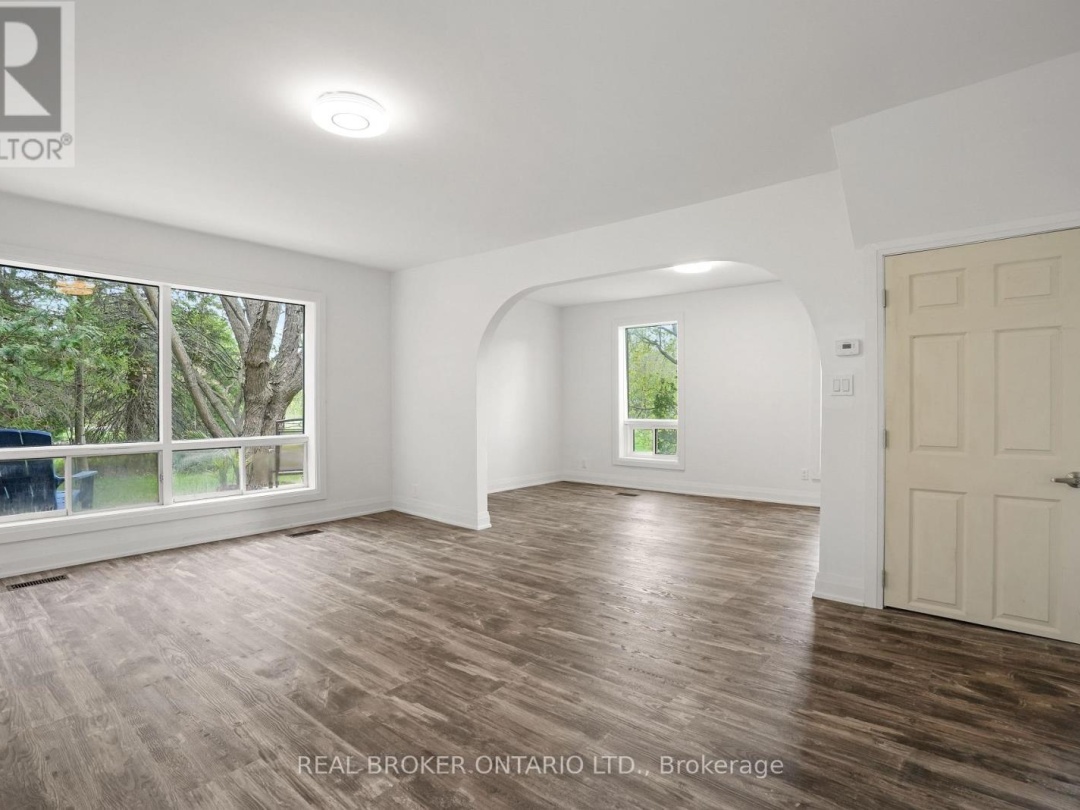 261 Portage Road, Canal Lake