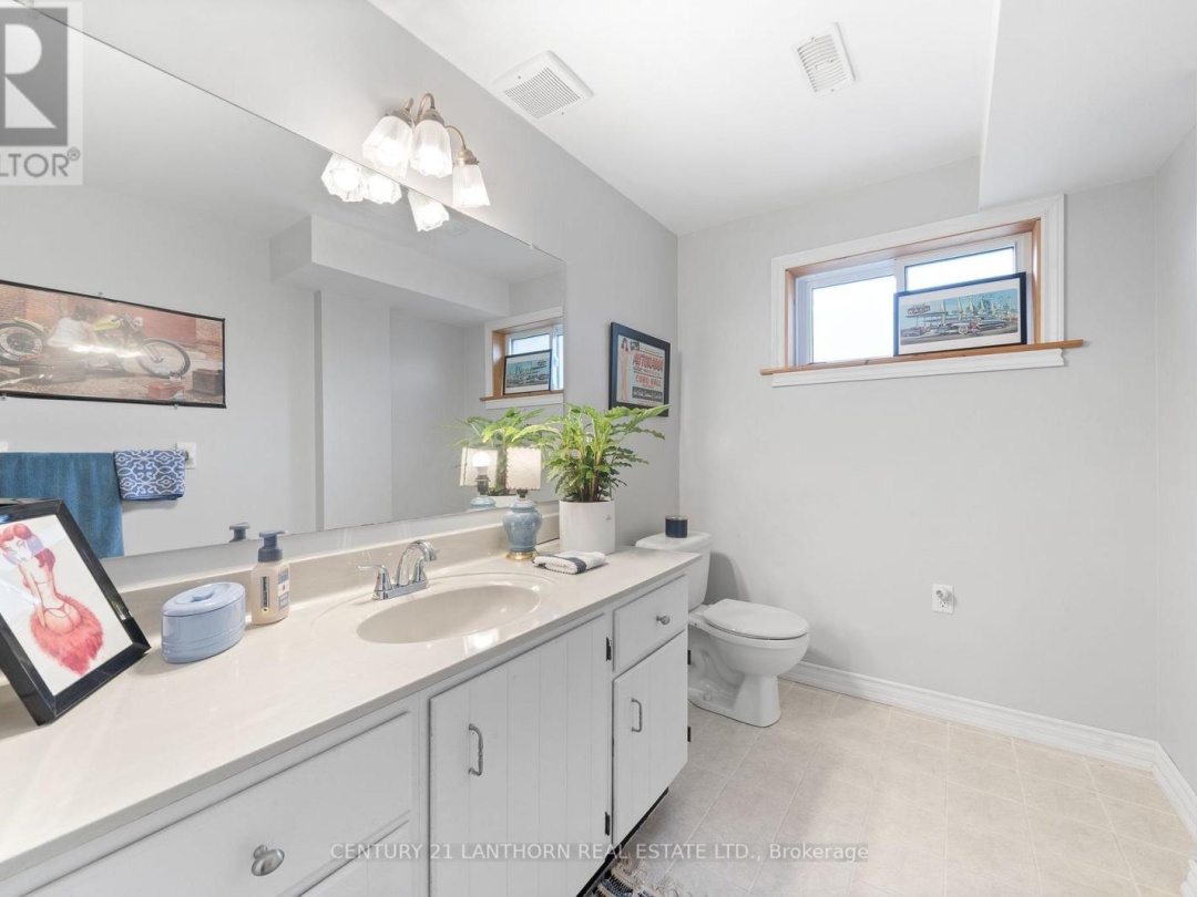456 OLD SURREY LANE, Pigeon Lake