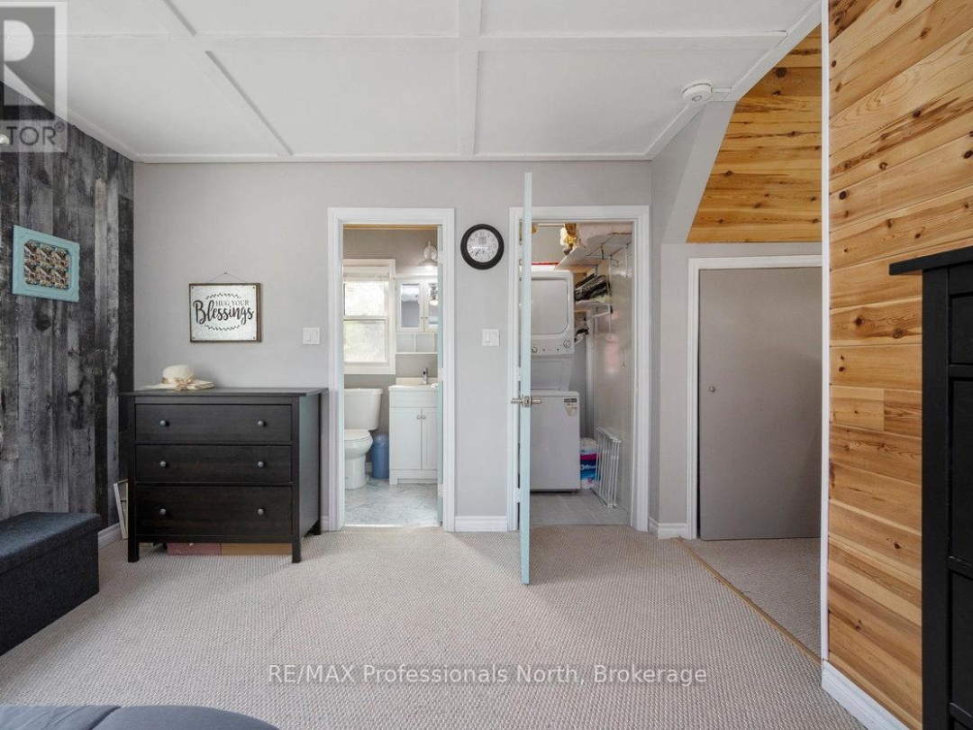 1059 TIFFANY LANE, 