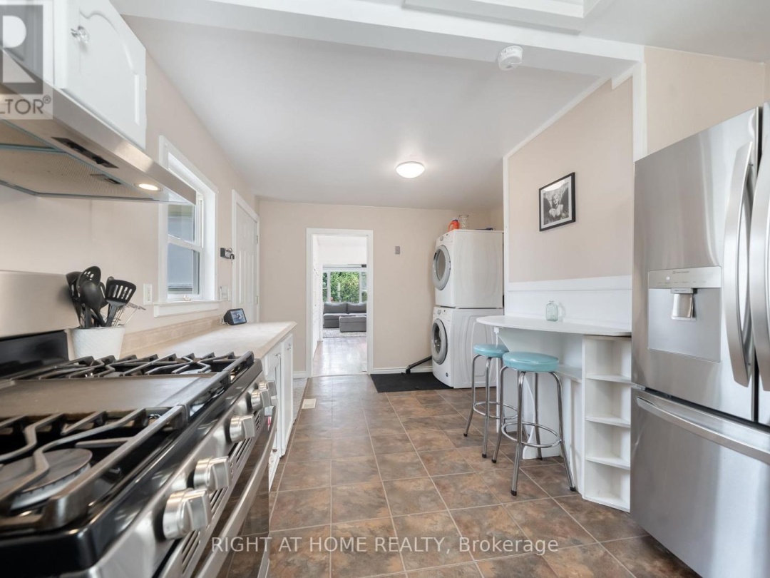 3392 CORONATION AVENUE, 