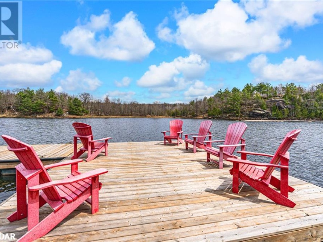 83 Walkway Rd, Georgian Bay