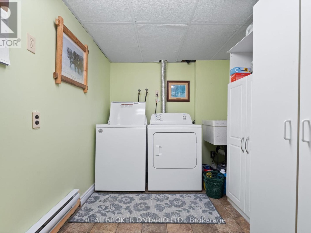 145 BLANCHARD STREET W, 