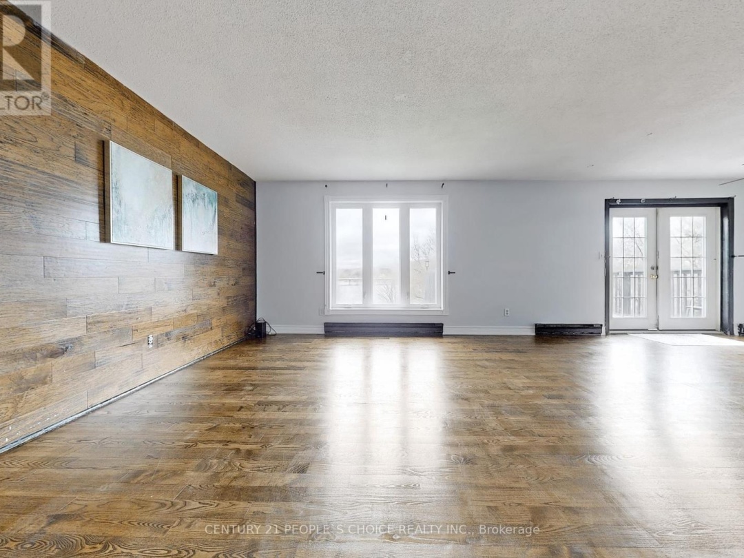 156 MAIN STREET W, 