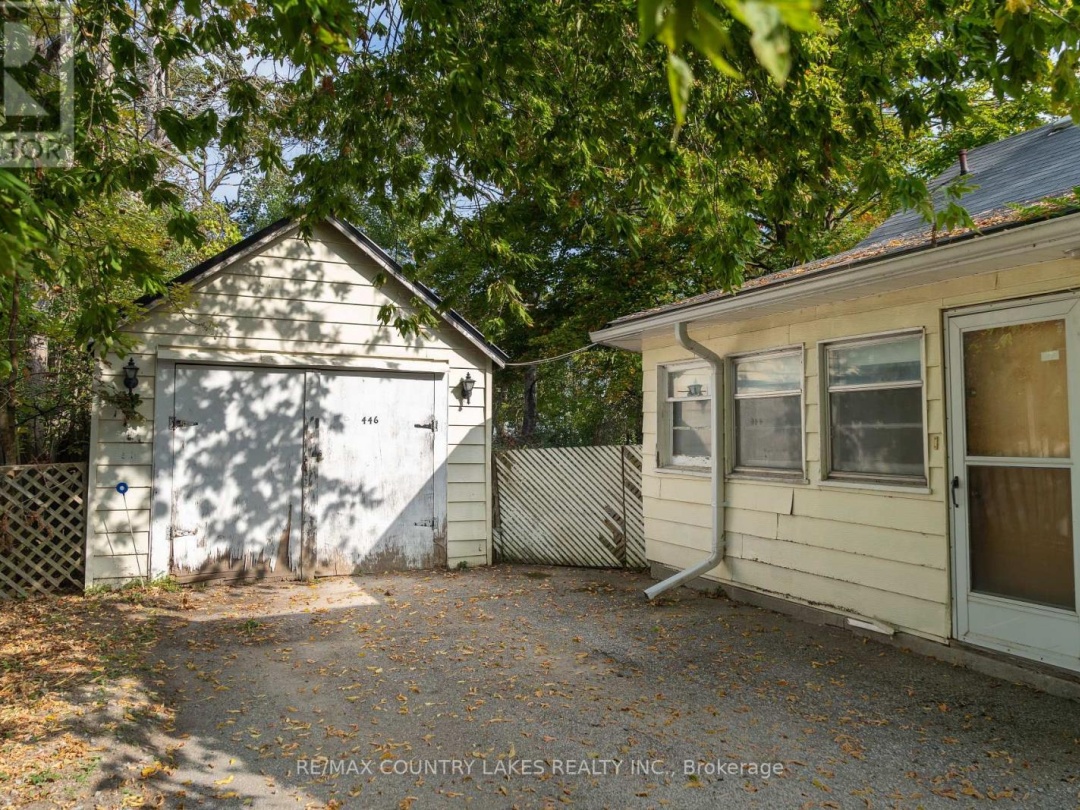 446 MAIN STREET E, 