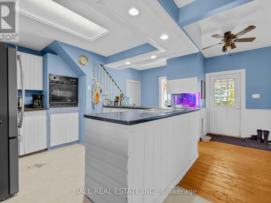 589 COUNTY ROAD 8, 