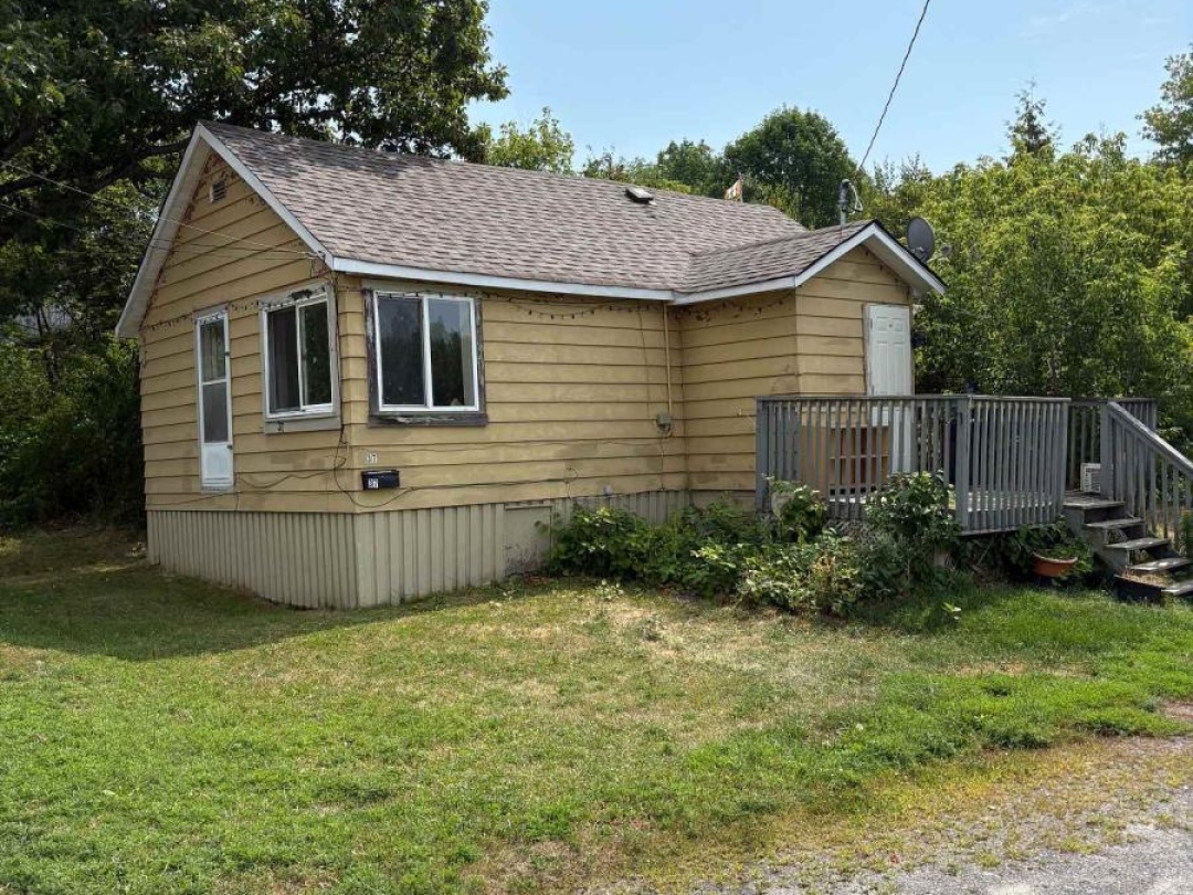 37 PARRY SOUND ROAD, 