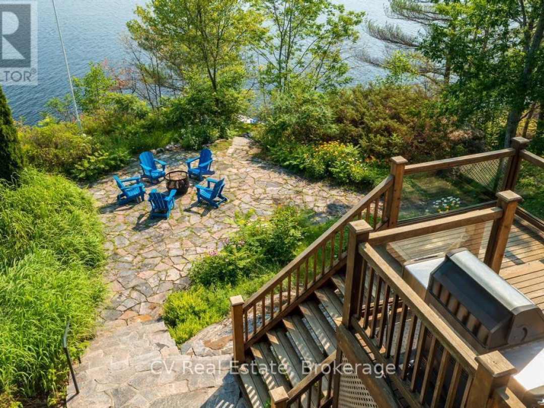 1016 LAWLAND HEIGHTS ROAD, Lake Muskoka