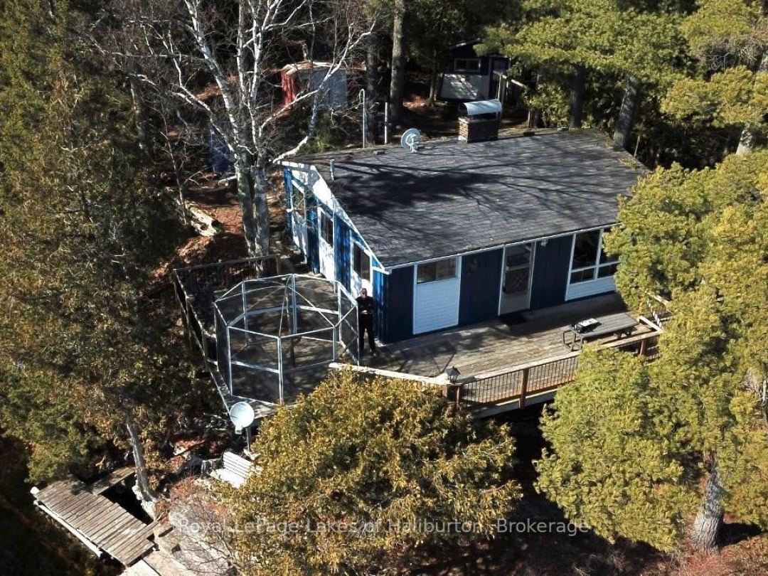 96 Pine Point Trail, Crystal Lake