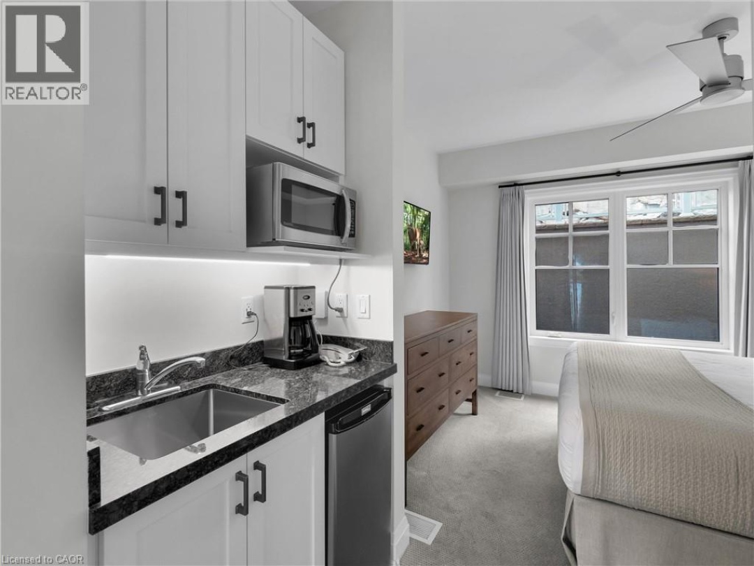 1869 MUSKOKA 118 Road W Unit# BTW-101, Lake Muskoka