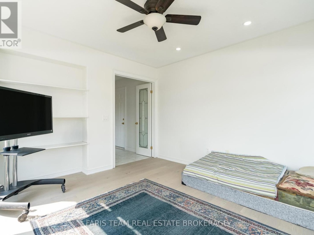 2 VANESSA DRIVE, 