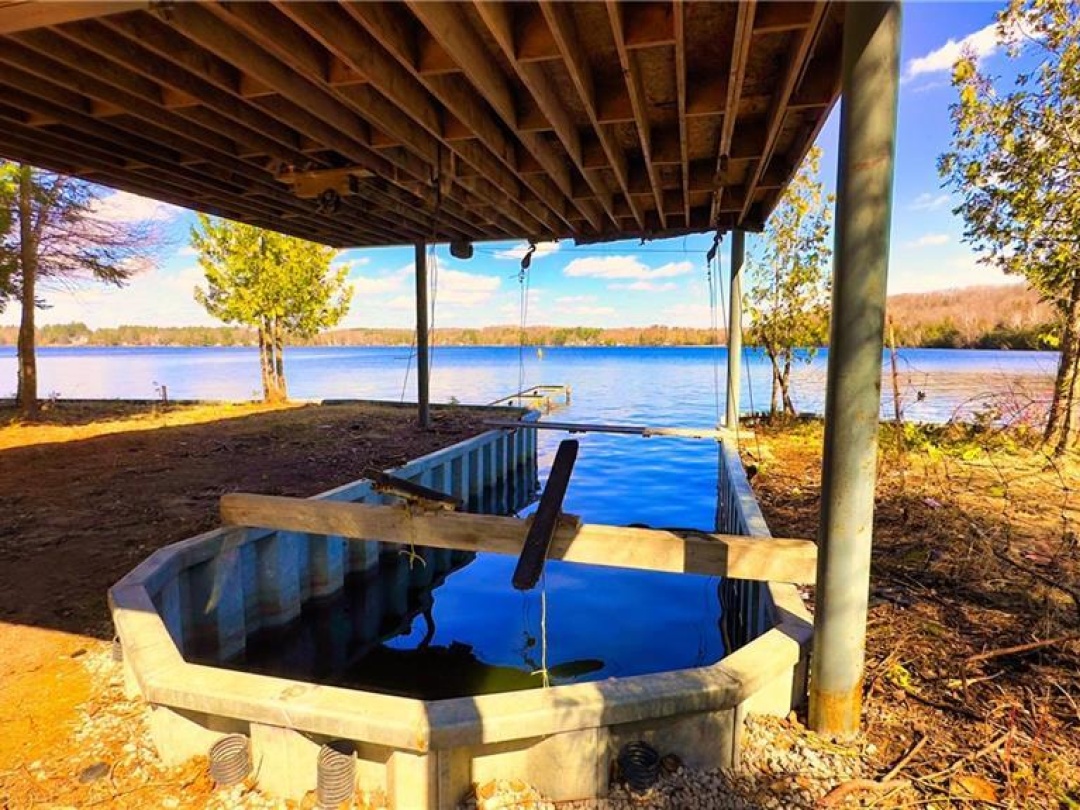 9 Beach Road, Bass Lake